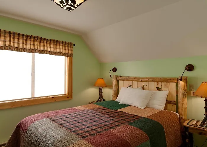 Cobble Mountain Lodge